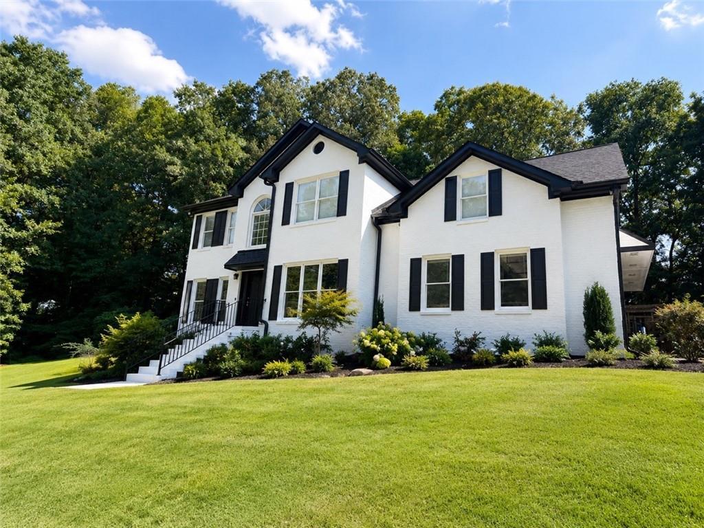 210 Pinehill Ln., Woodstock, GA 30188