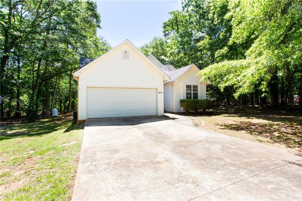 8071 Beachwood Dr., Murrayville, GA 30564
