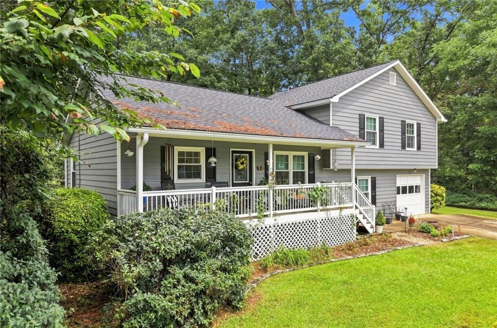 2488 Forestdale Dr., Dacula, GA 30019