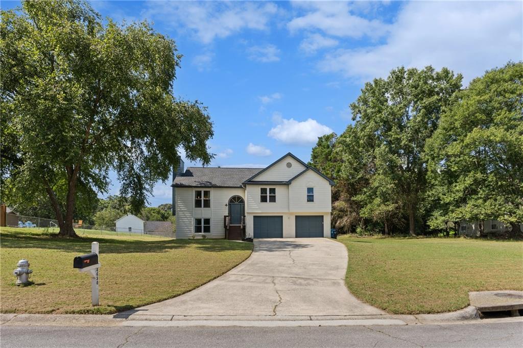 4650 Wheeler Creek Dr, Hoschton, GA 30548