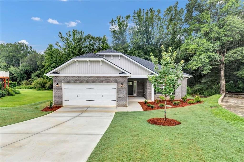 216 Rhett Dr., Bowdon, GA 30108