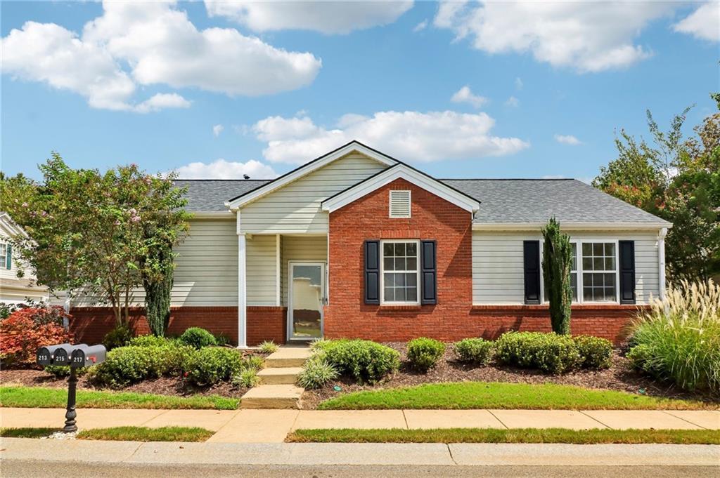 213 W Oaks Pl., Woodstock, GA 30188