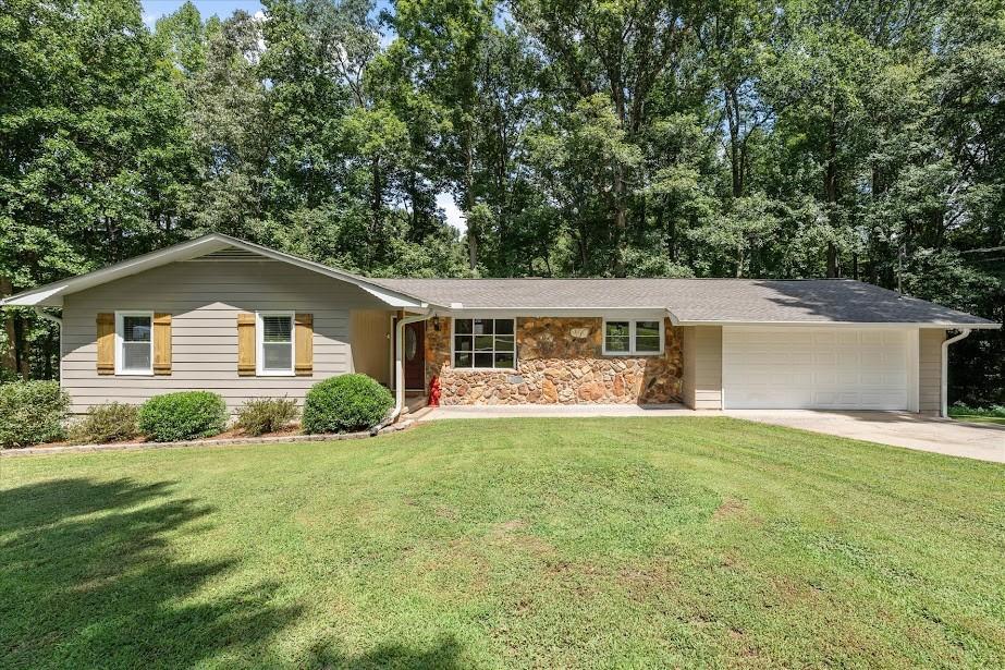215 Eldorado Dr., Carrollton, GA 30116