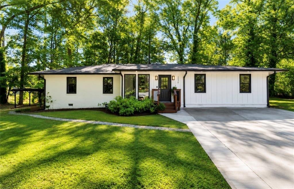 1558 Alverado Way, Decatur, GA 30032