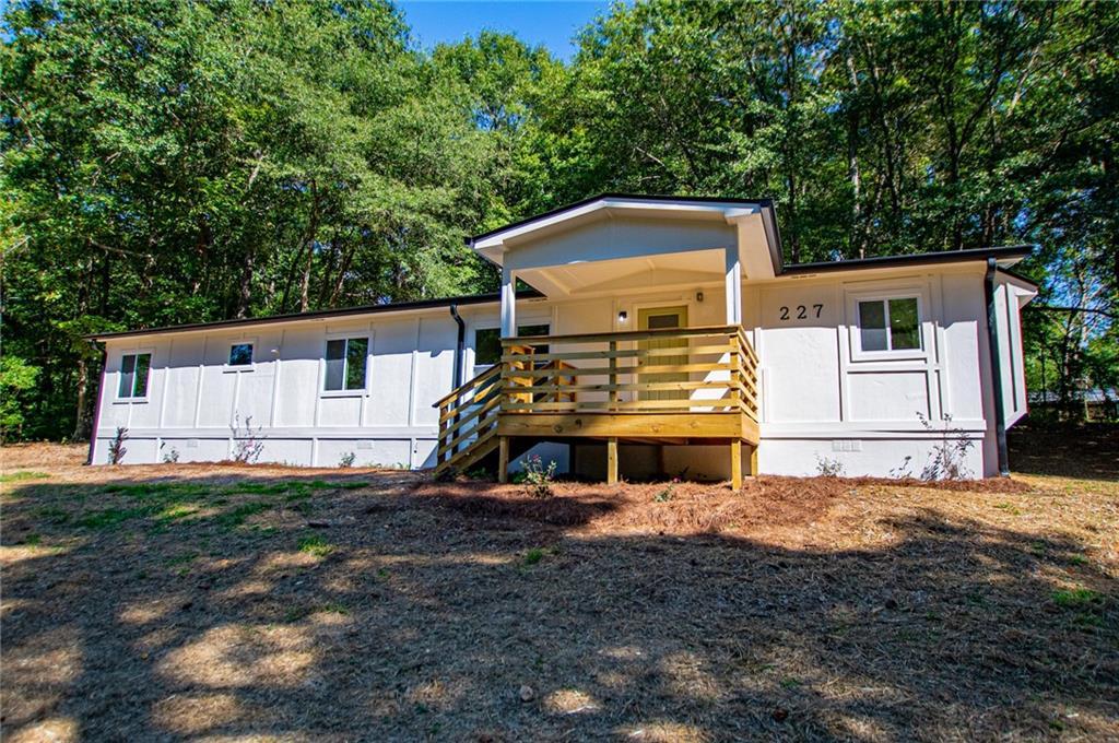 227 Garden Lake Dr., Carrollton, GA 30116
