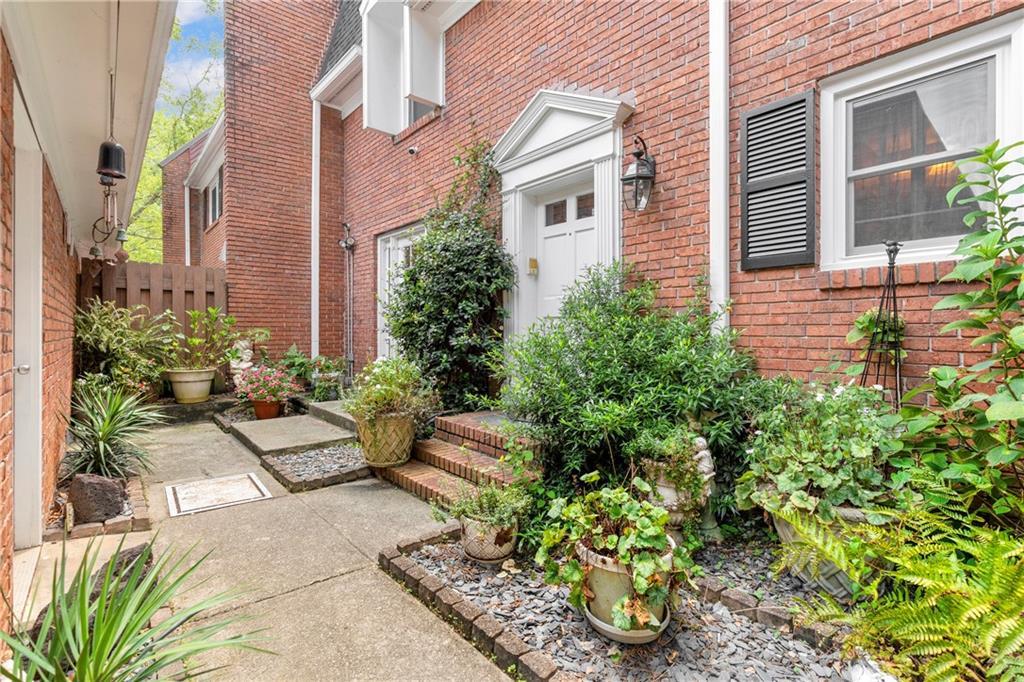 1417 Ashford Pl., Brookhaven, GA 30319