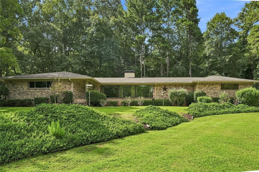 245 Plantation Rd., Fayetteville, GA 30214