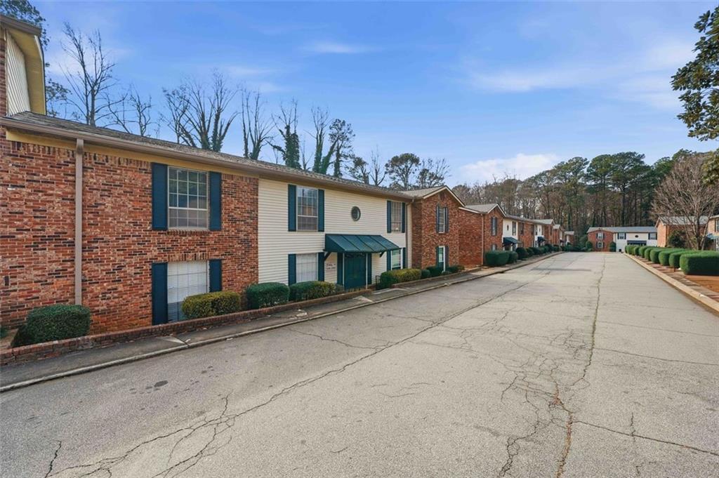5506 Kingsport Dr., Atlanta, GA 30342
