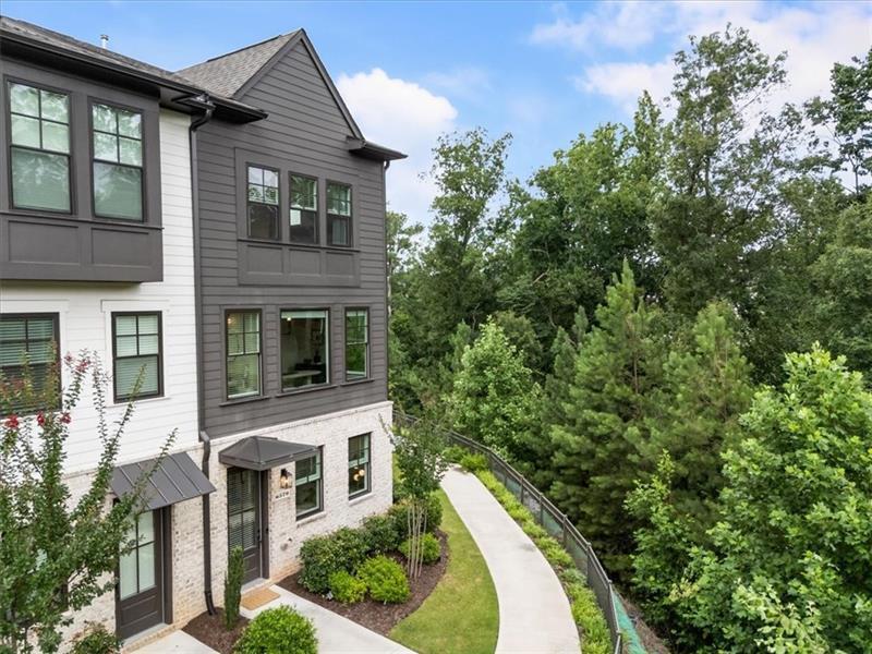 6579 Beacon Dr. #327, Atlanta, GA 30328