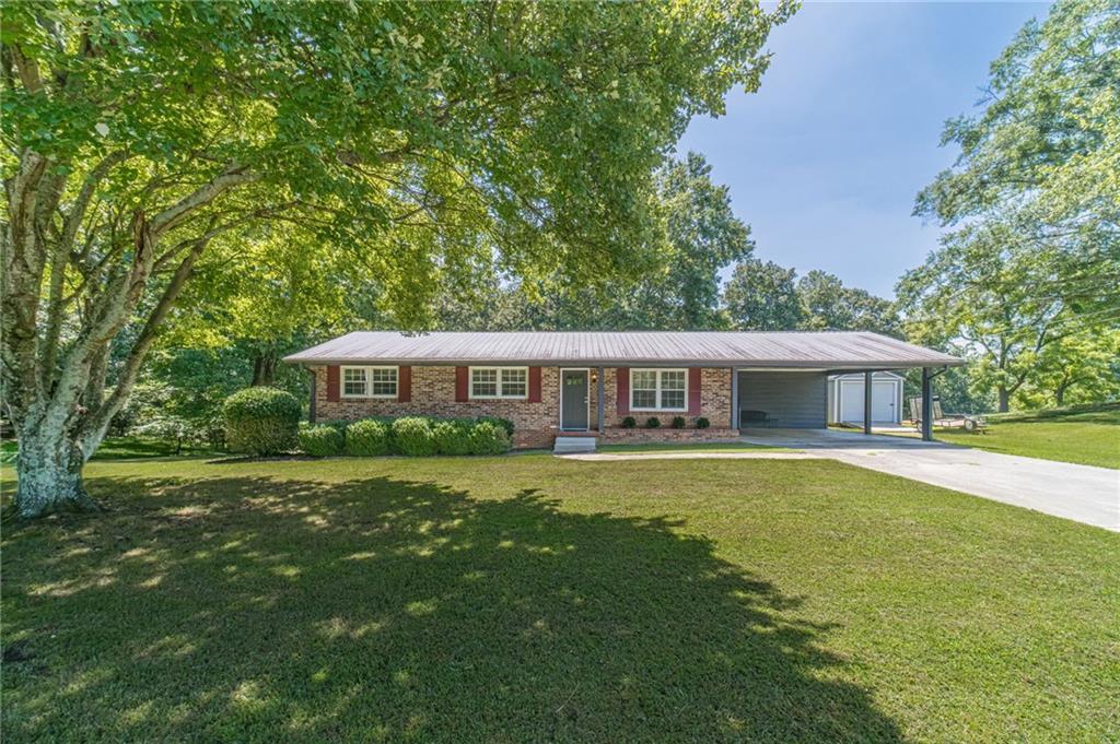 4619 Mountain View Rd., Oakwood, GA 30566