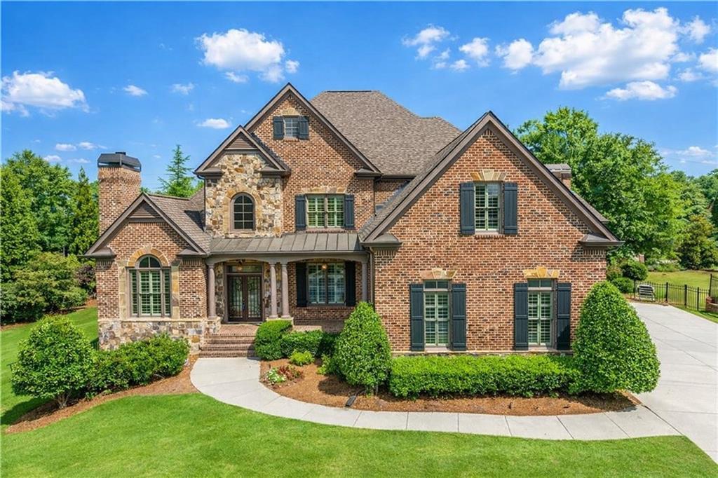 2792 Springbluff Ln., Buford, GA 30519