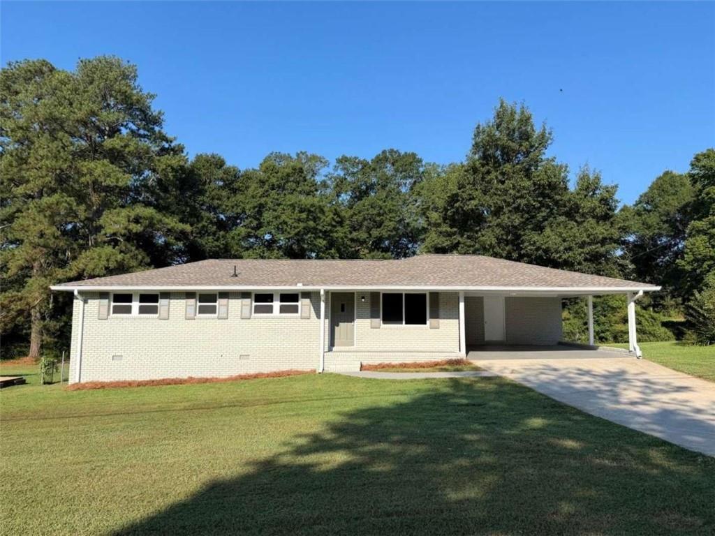 65 W Meadowcliff Cir., Carrollton, GA 30116