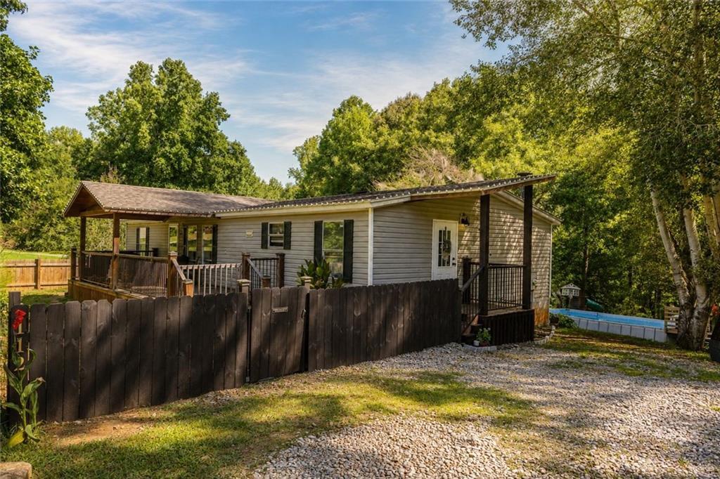 112 Center Grove Drive Dr., Cleveland, GA 30528