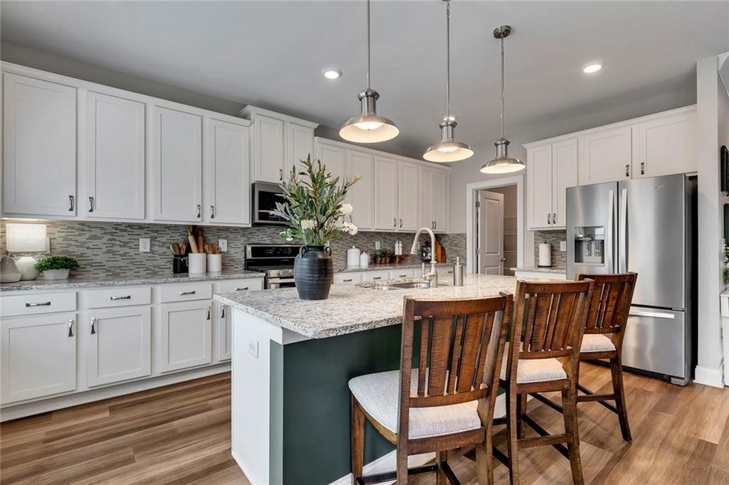 204 Meadows Ct., Woodstock, GA 30189