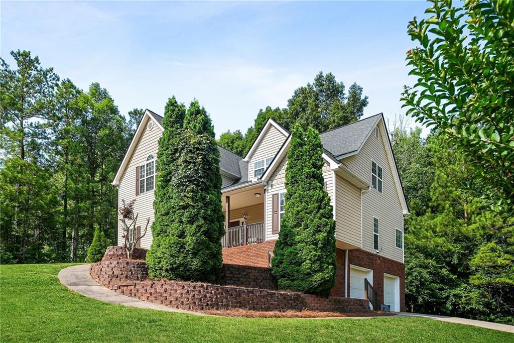 176 Oak Leaf Dr., Carrollton, GA 30116