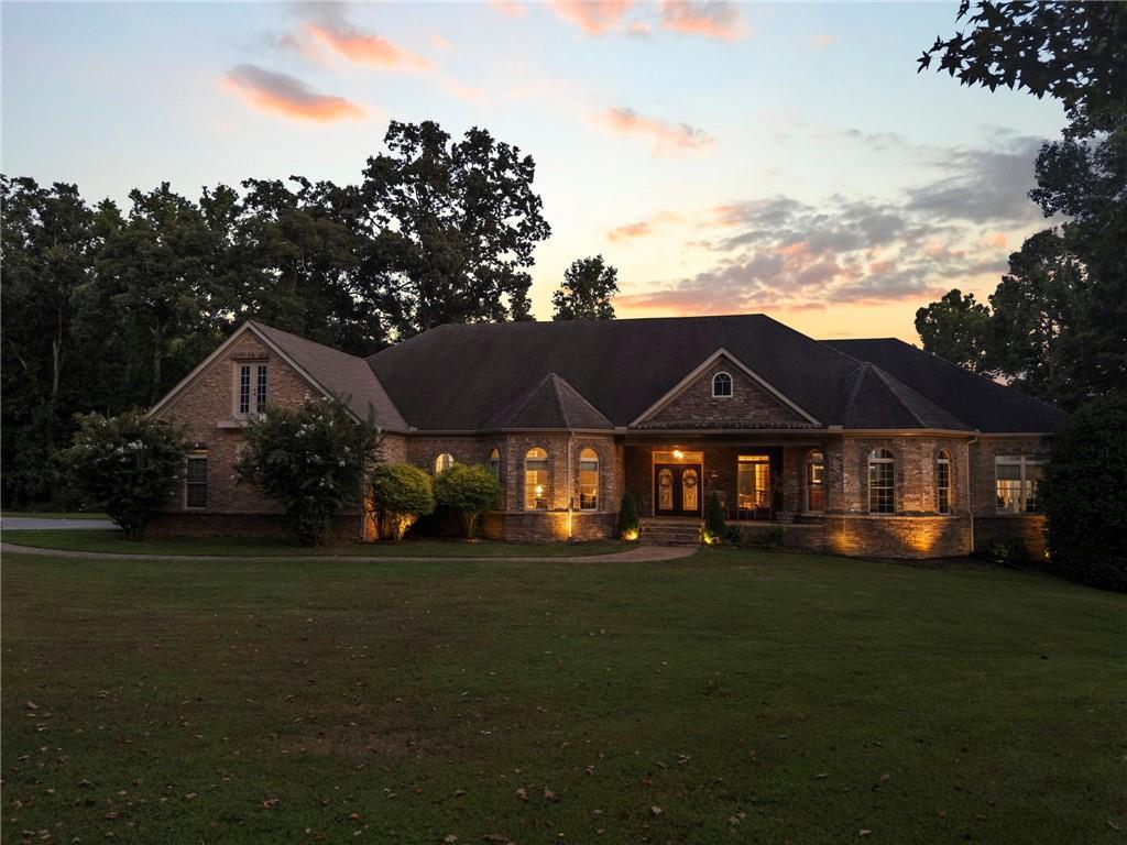 456 E Valley Rd., Rydal, GA 30171