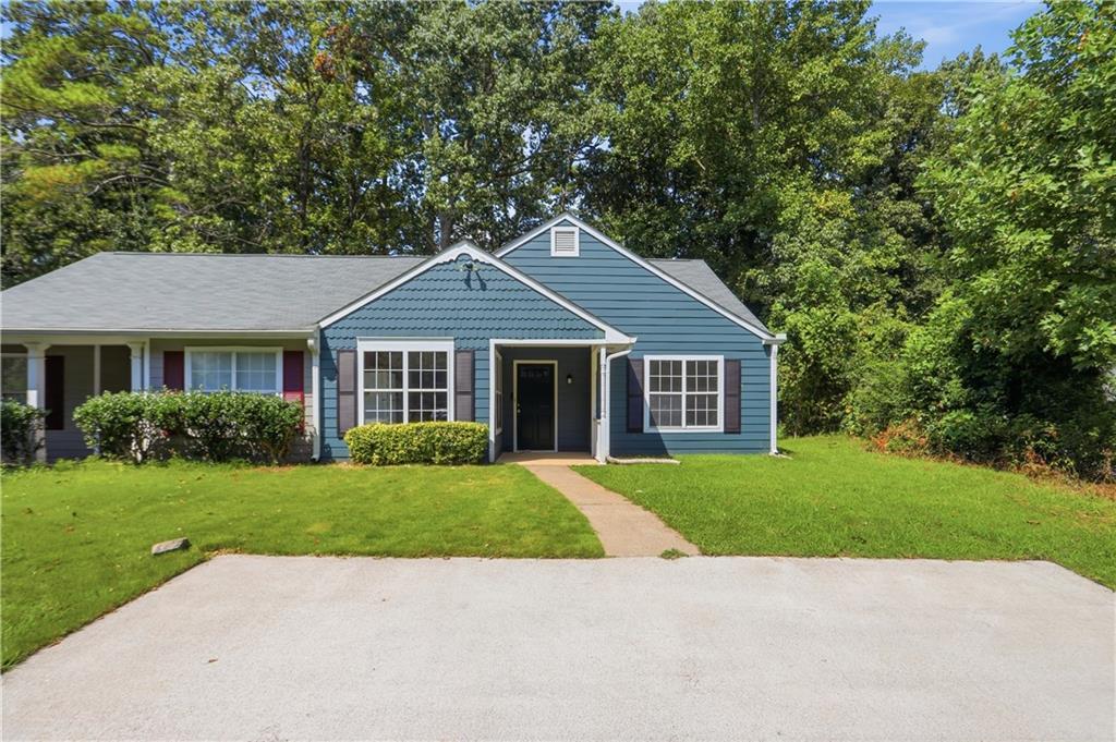 5137 Hill Farm Dr., Woodstock, GA 30188