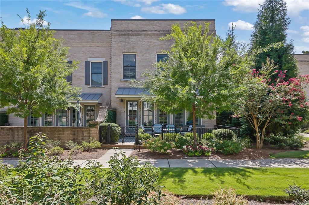 150 Forrest Alley, Roswell, GA 30075
