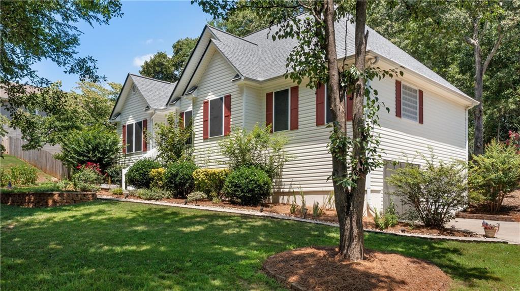 24 Woodhaven Ct., Cartersville, GA 30120