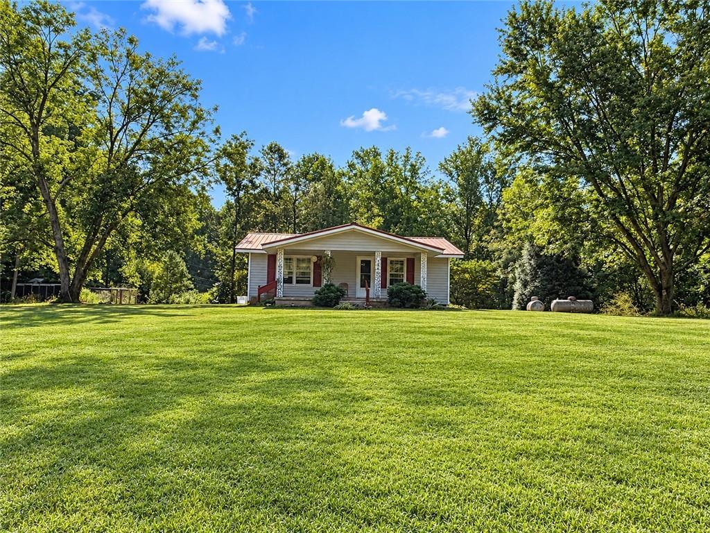 724 Upper Bethany Rd., Ball Ground, GA 30107