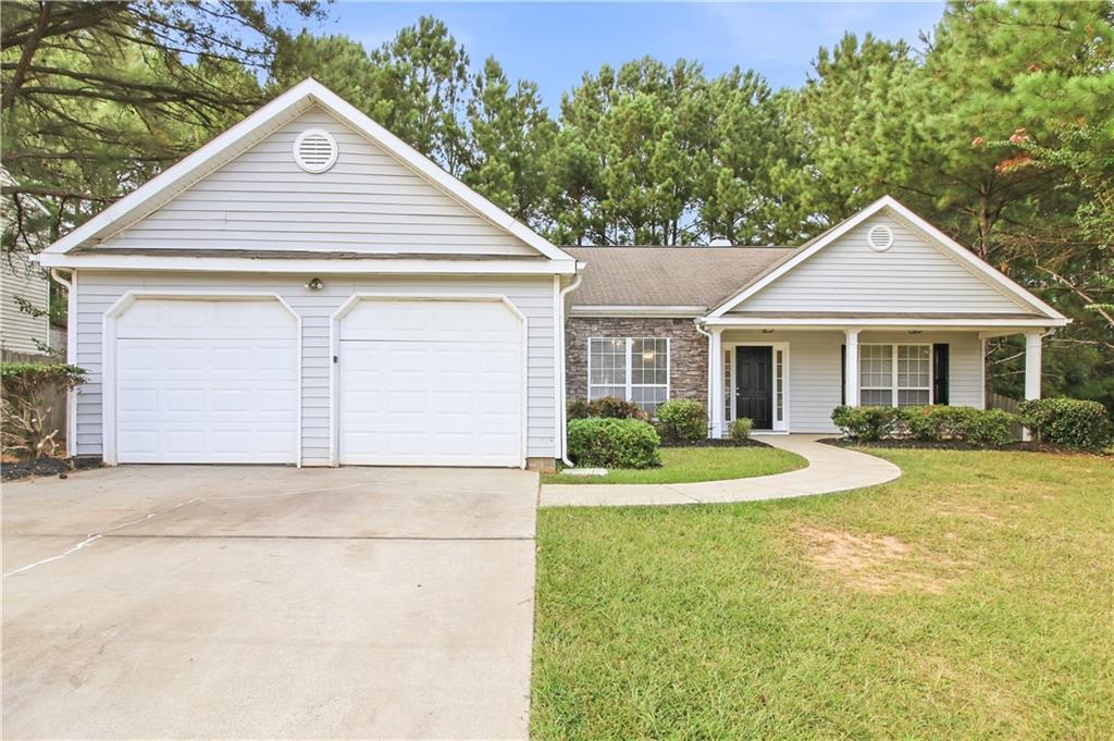 1426 Hyde Ct., Hampton, GA 30228
