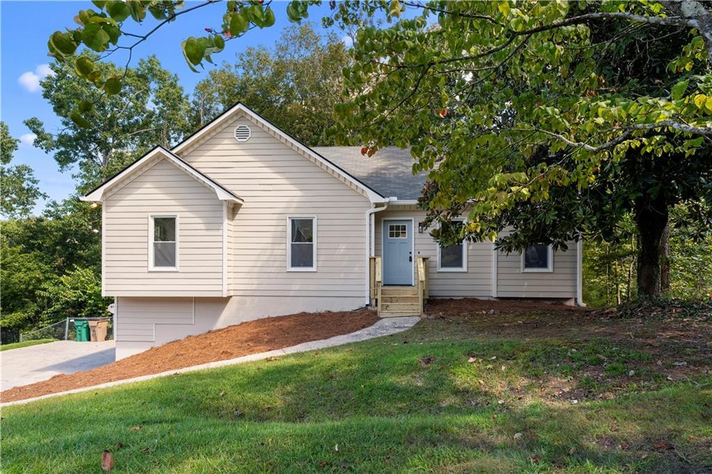 182 Shallow Ridge Ln., Kennesaw, GA 30144