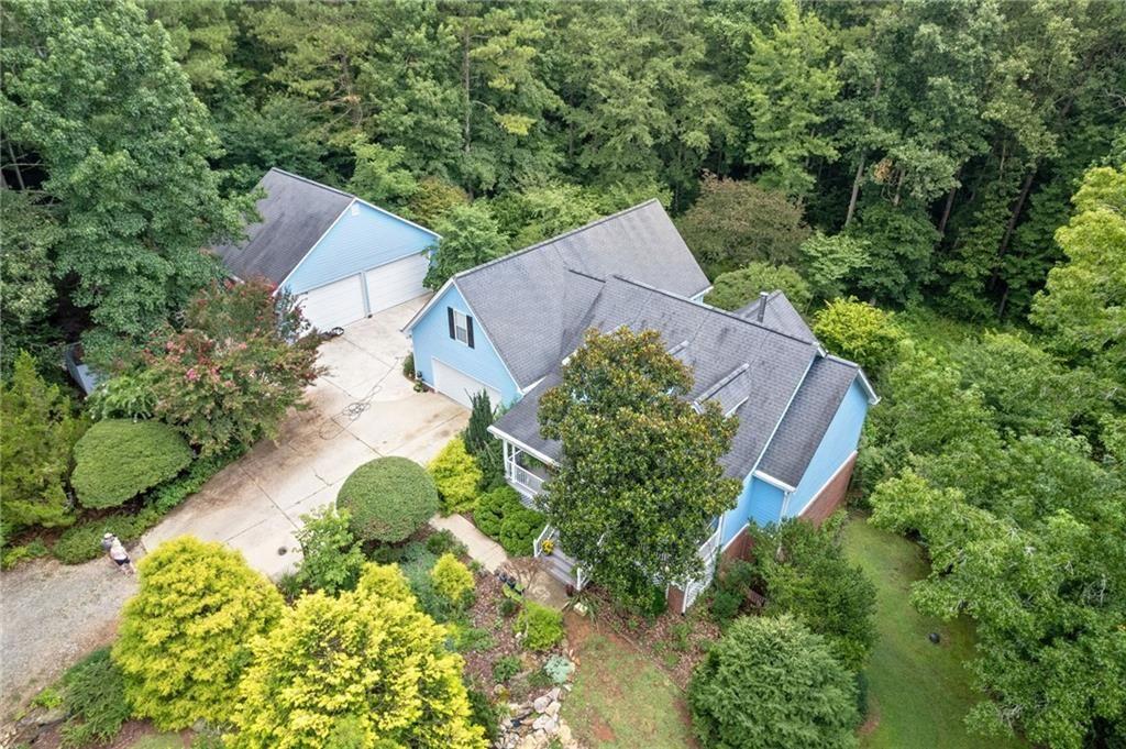 1555 Maple Ridge Dr., Loganville, GA 30052