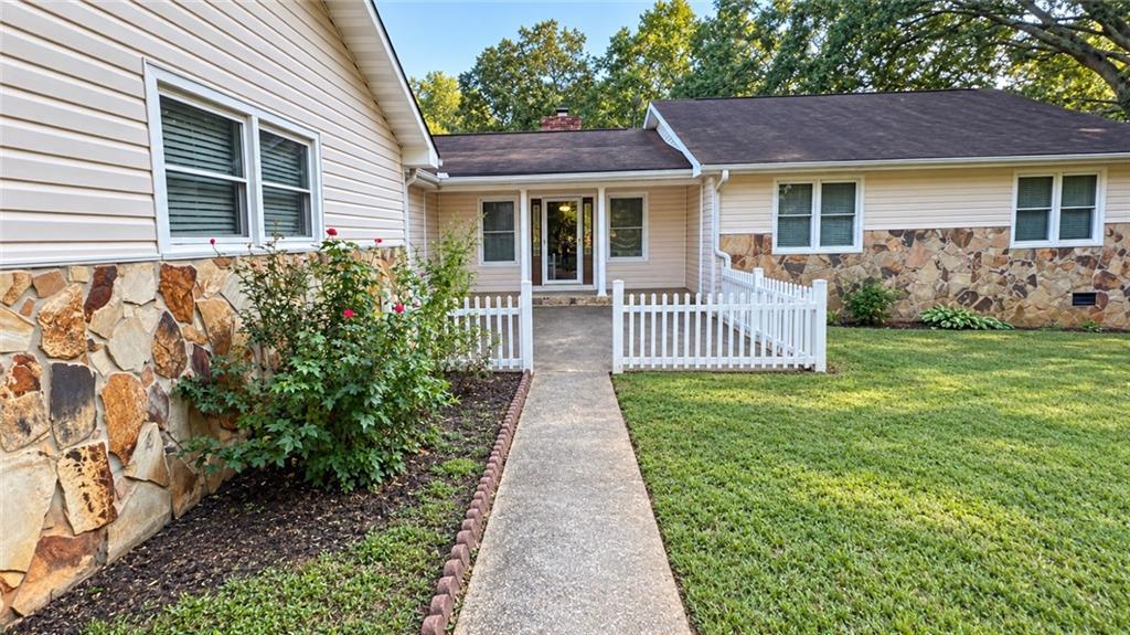 330 Southmoor Cir., Stockbridge, GA 30281