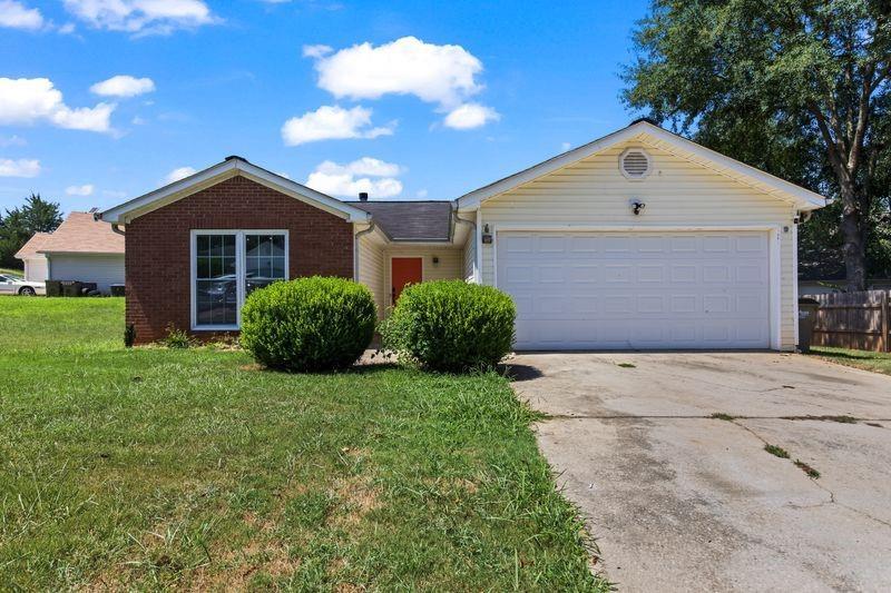 511 Lakecourt Dr., Mcdonough, GA 30253