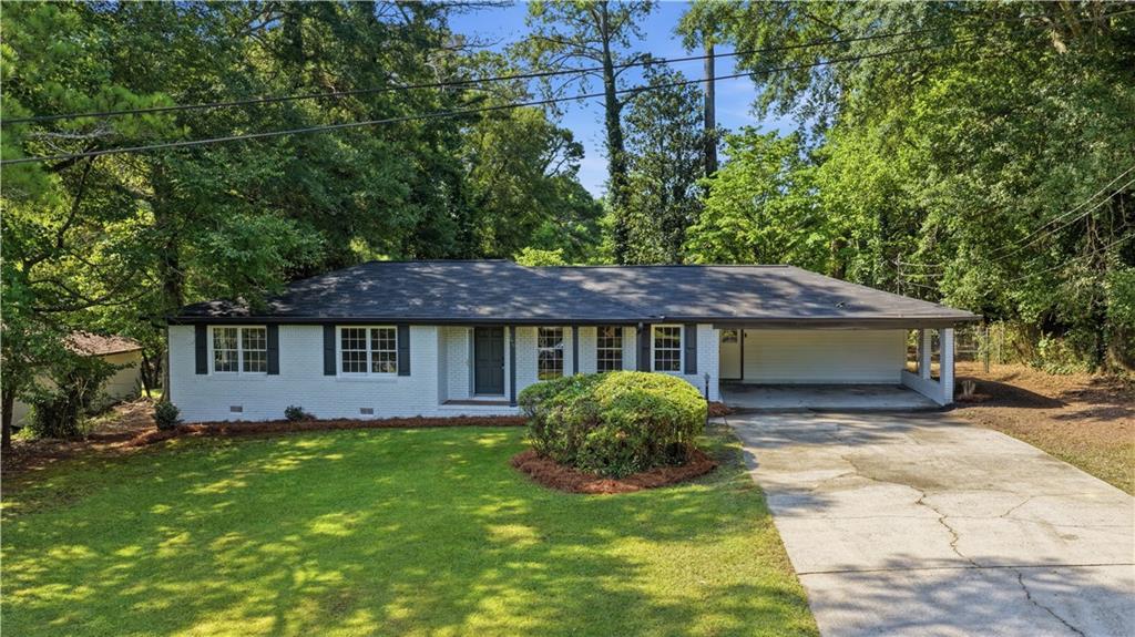 169 Robinhood Dr., Newnan, GA 30263