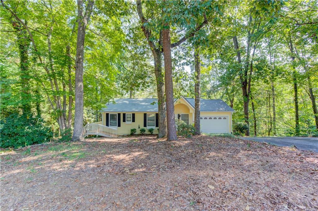 3629 Lakeview Dr., Gainesville, GA 30501