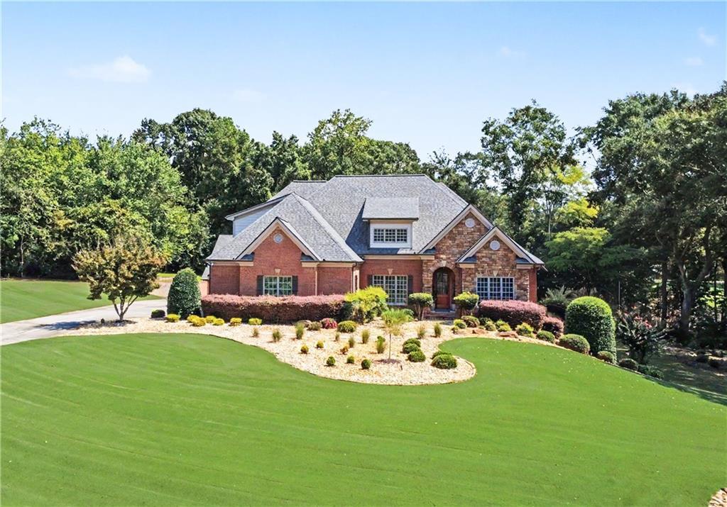 116 River Bend Dr, Hoschton, GA 30548