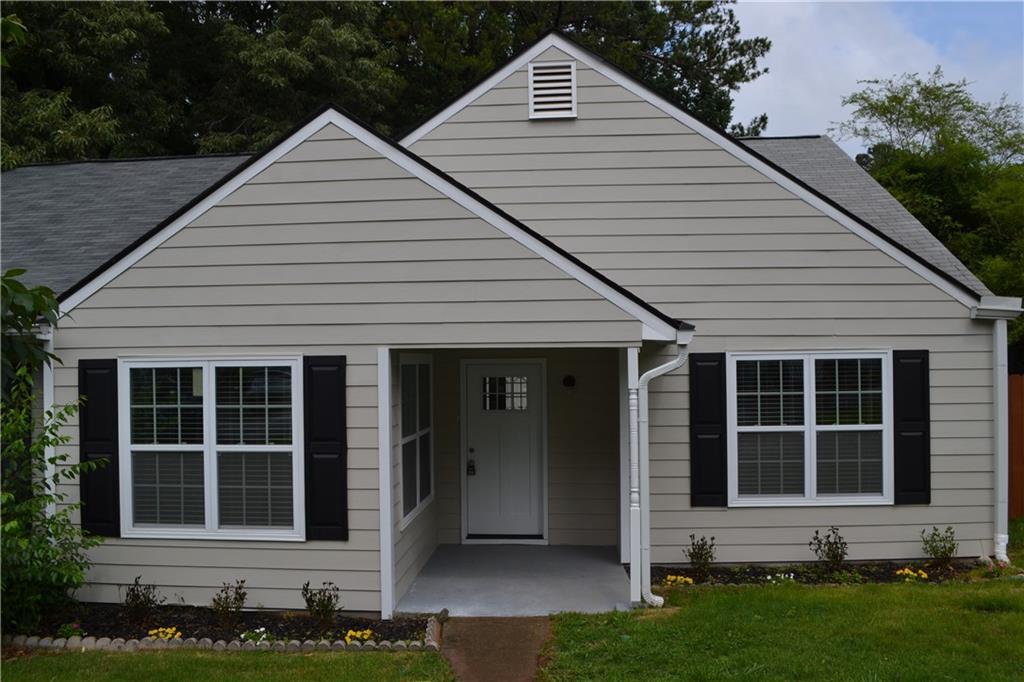 5134 Hill Farm Dr., Woodstock, GA 30188
