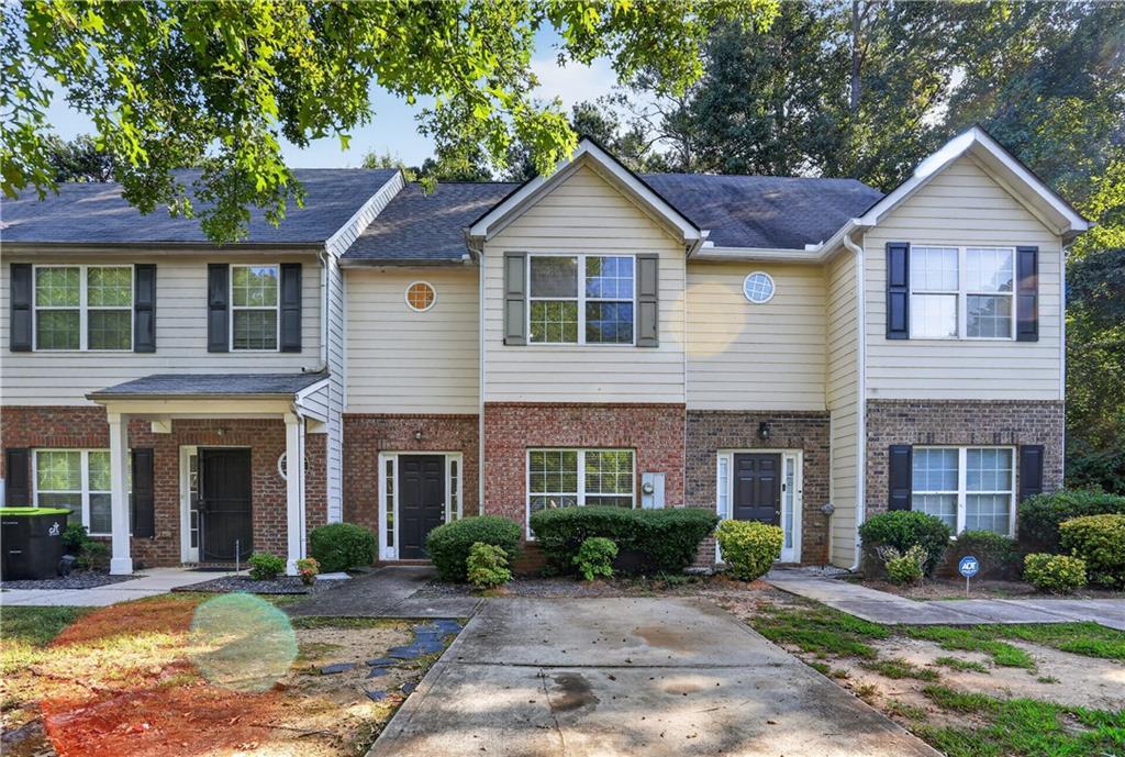 213 Brookview Dr., Riverdale, GA 30274