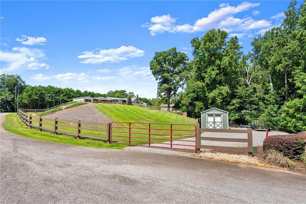 3173 Alenes Dr., Gainesville, GA 30506