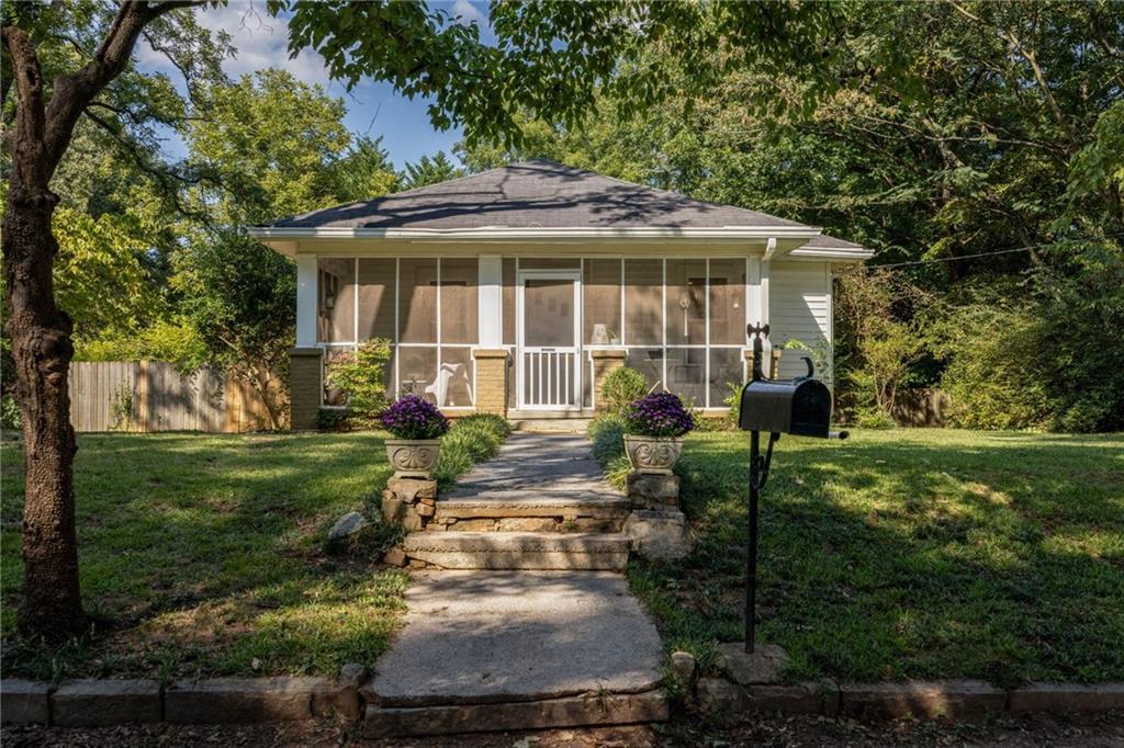 5280 Moore St., Stone Mountain, GA 30083