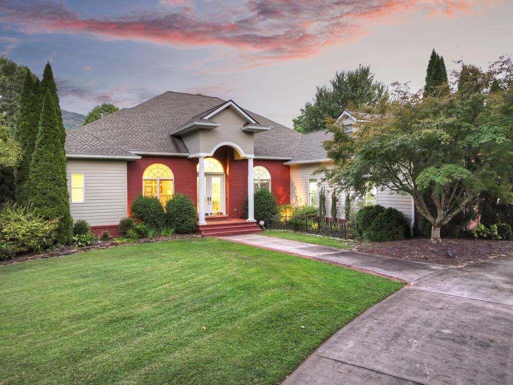 4165 Asheland Cove Dr., Young Harris, GA 30582