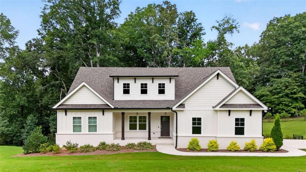 727 Old Collins Rd., Hoschton, GA 30548