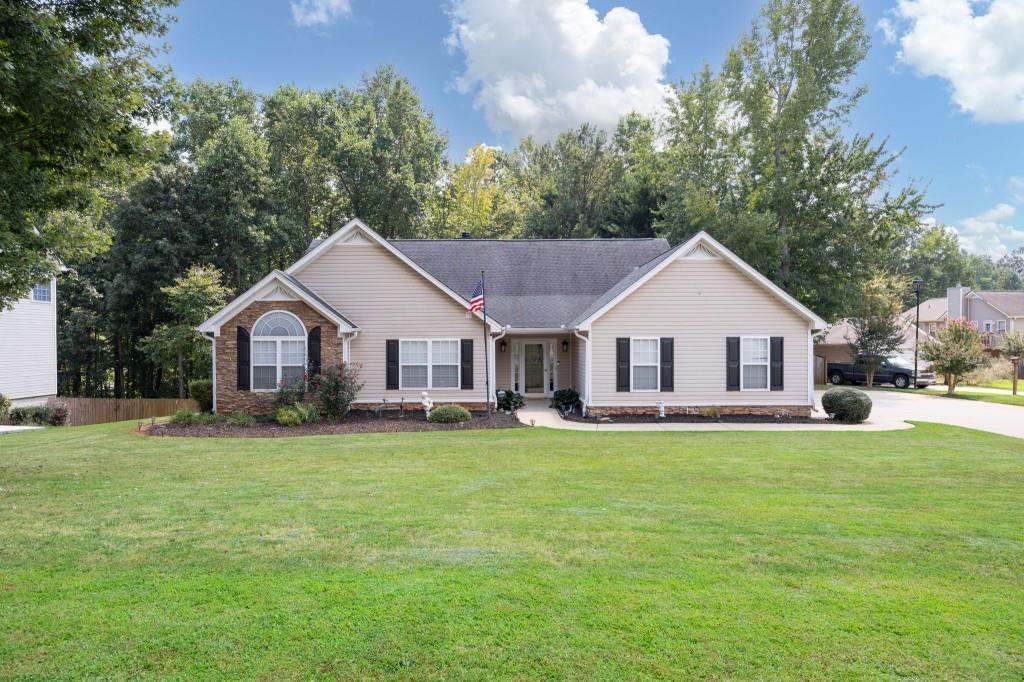 44 Mossy Oak Ln., Dallas, GA 30157