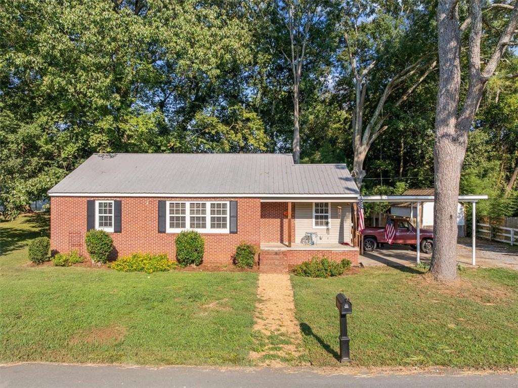 137 Oak St., Summerville, GA 30747