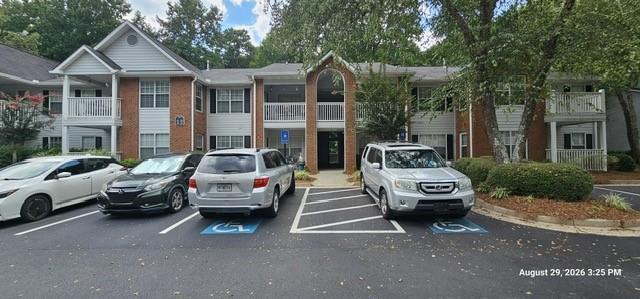 305 Streamside Dr., Roswell, GA 30076