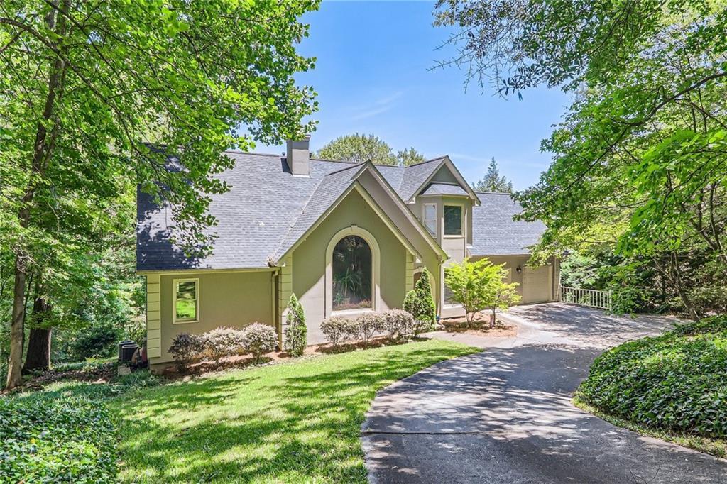 1872 Lake Lucerne Dr., Lilburn, GA 30047