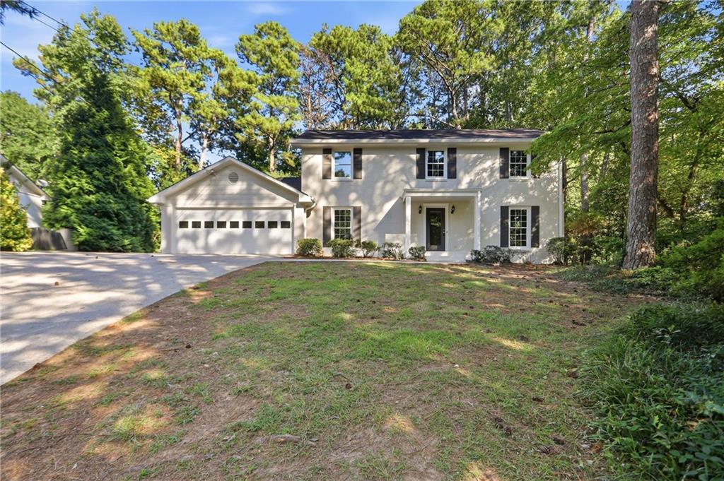 1215 Lake Crest Ter., Roswell, GA 30075