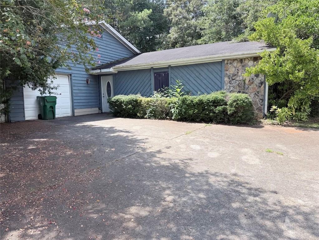 1839 Quailwood Dr., Stone Mountain, GA 30088