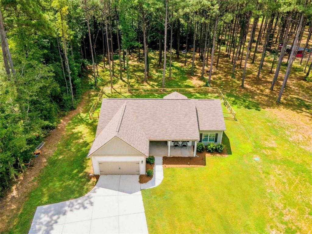 4079 Primrose Rd., Grantville, GA 30220