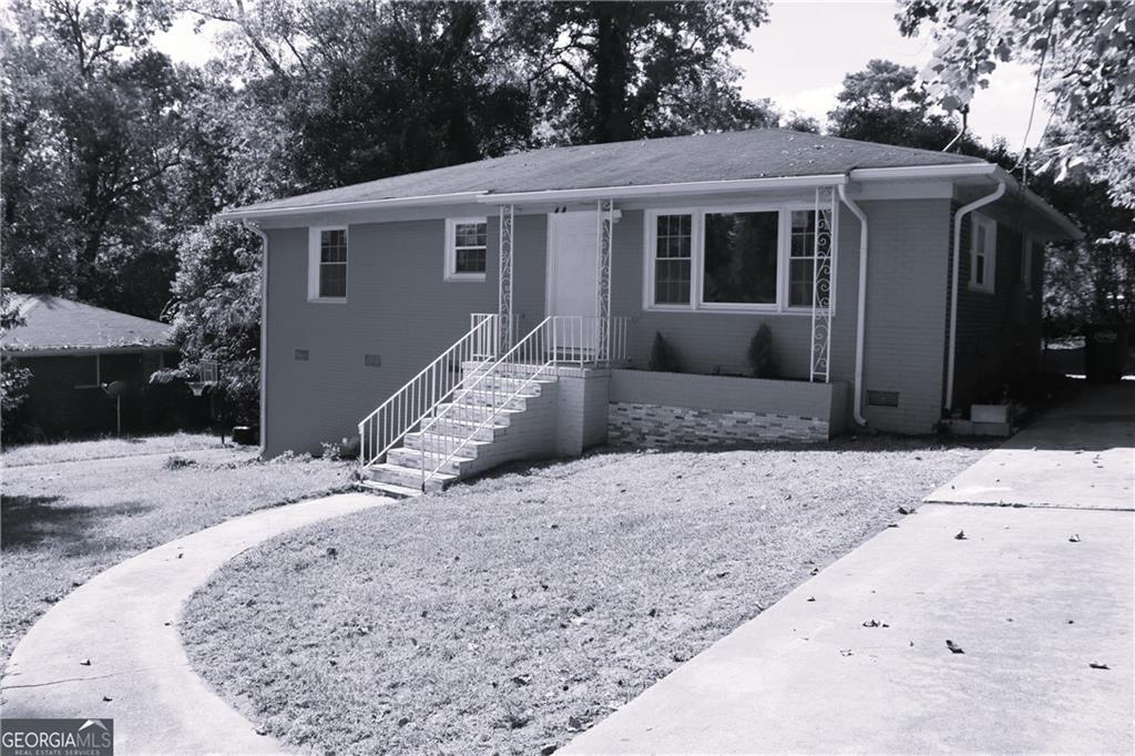 2458 Tredway Dr., Macon, GA 31211