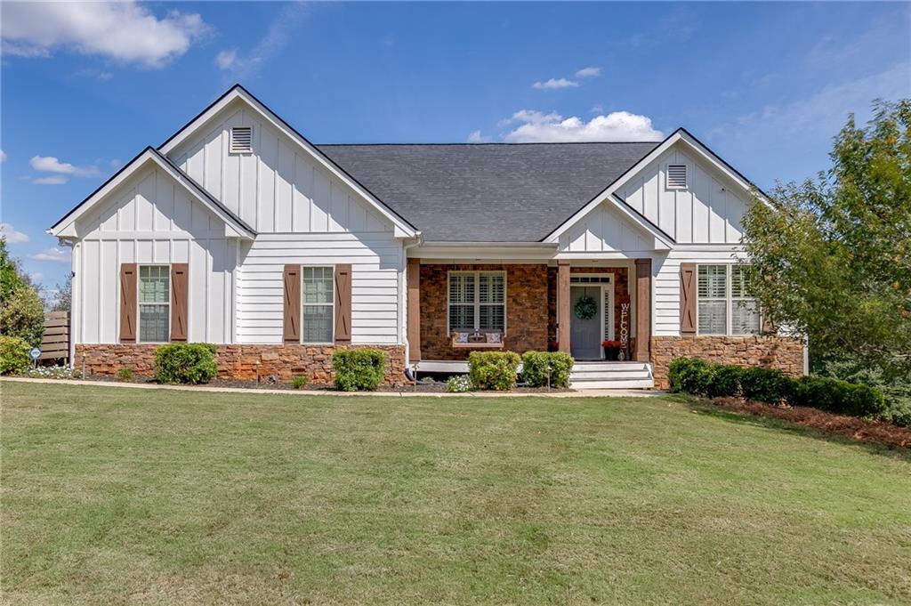363 Durham Dr., Hoschton, GA 30548
