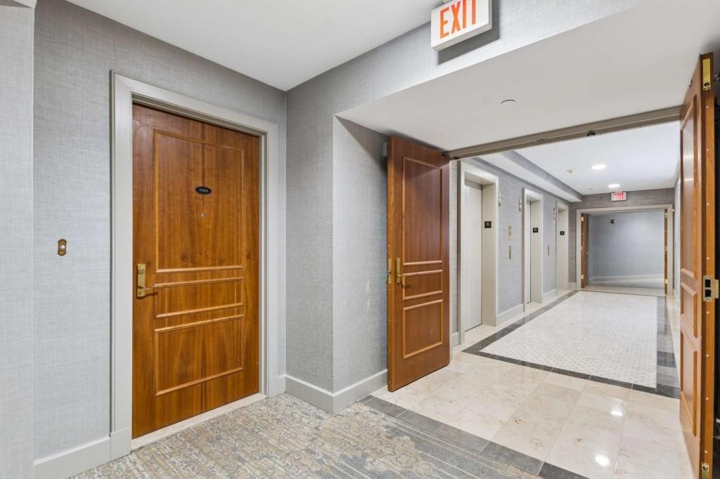 700 Park Regency Pl. #1604, Atlanta, GA 30326