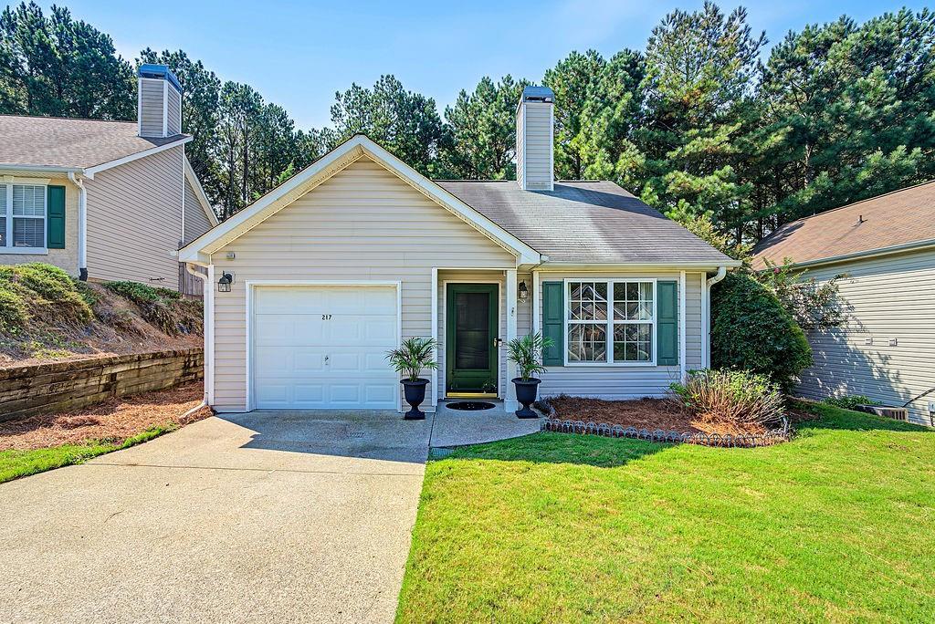 217 Parkridge Dr., Woodstock, GA 30189