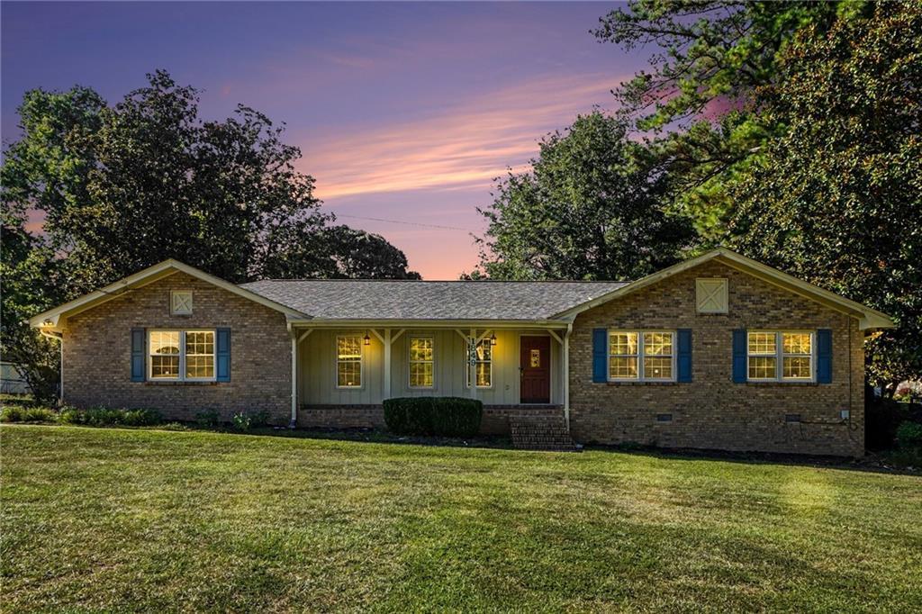 1849 Pinehurst Rd., Snellville, GA 30078